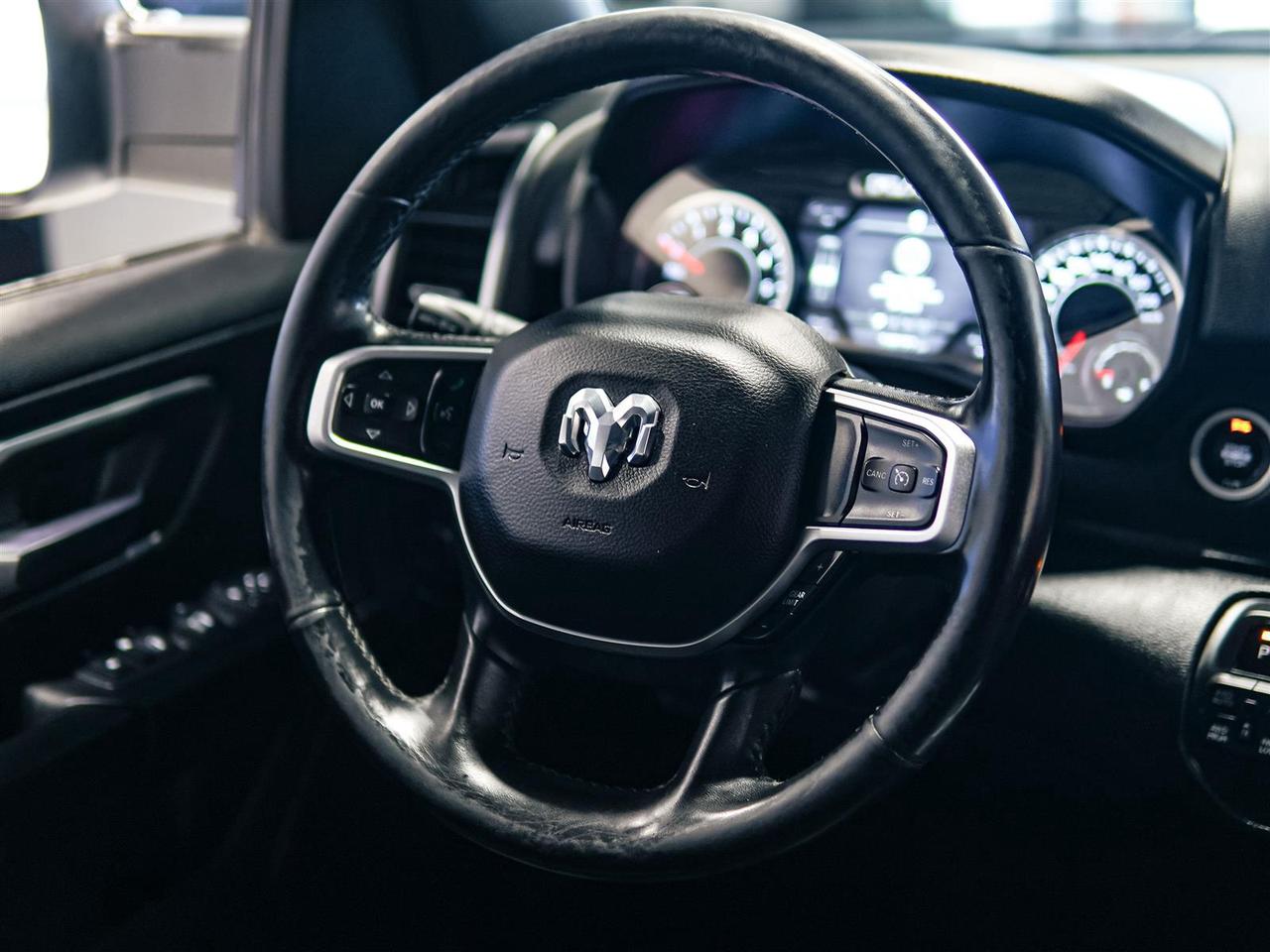 2019 RAM 1500 BIG HORN | 4X4 | 5.7 HEMI | LEVEL 2 | NAV | LUX PKG Photo