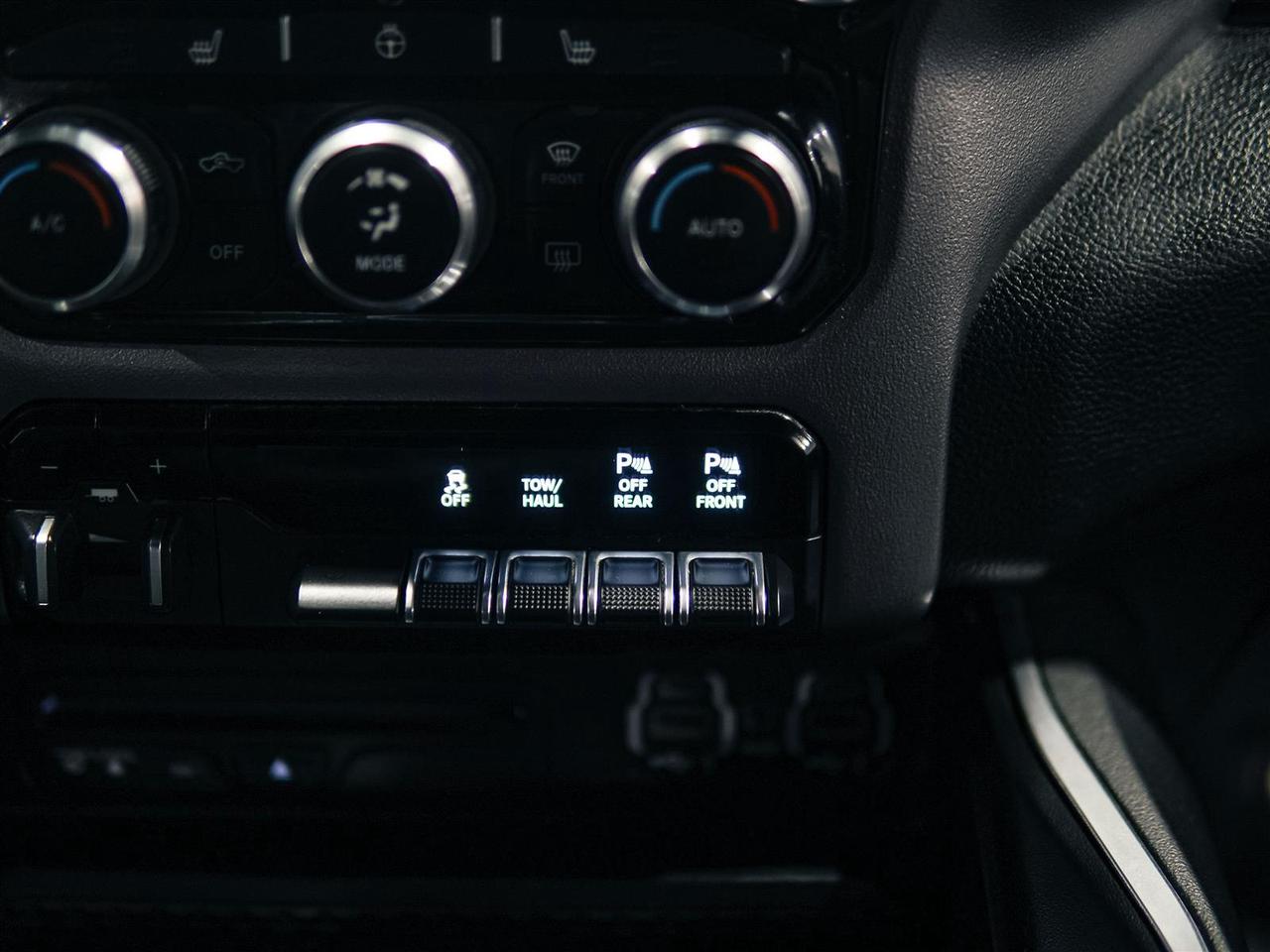 2019 RAM 1500 BIG HORN | 4X4 | 5.7 HEMI | LEVEL 2 | NAV | LUX PKG Photo