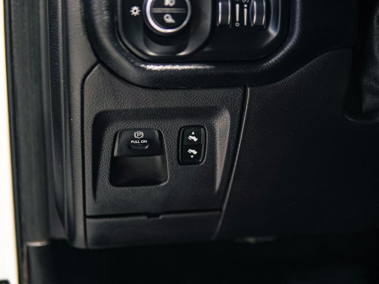 2019 RAM 1500 BIG HORN | 4X4 | 5.7 HEMI | LEVEL 2 | NAV | LUX PKG Photo