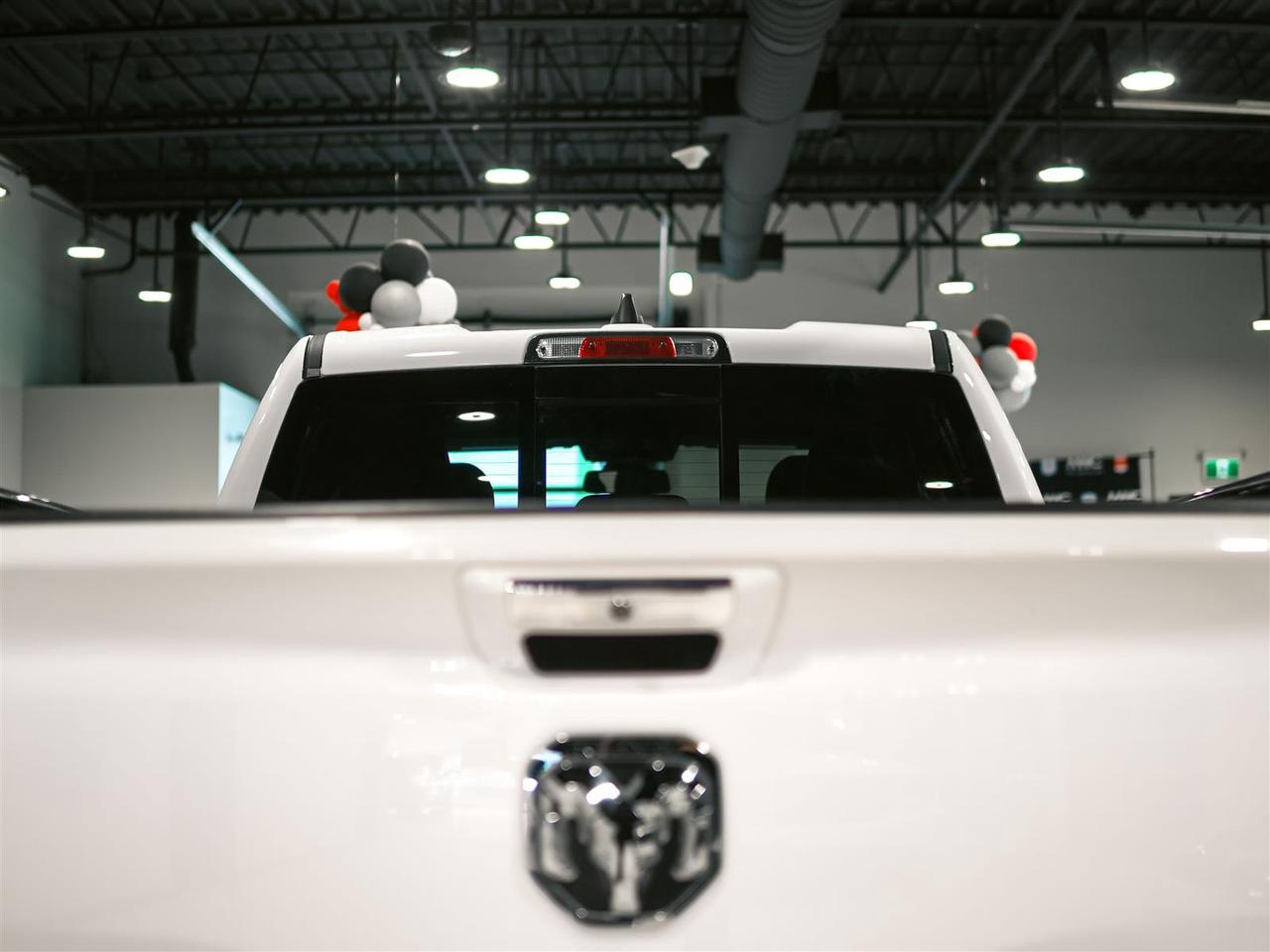 2019 RAM 1500 BIG HORN | 4X4 | 5.7 HEMI | LEVEL 2 | NAV | LUX PKG Photo