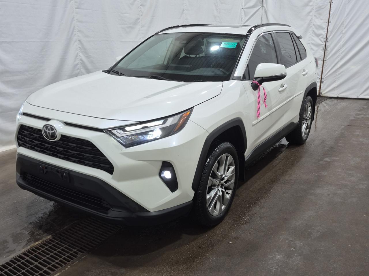 2022 Toyota RAV4 XLE AWD | PREMIUM | NO ACCIDENTS | LEATHER Photo