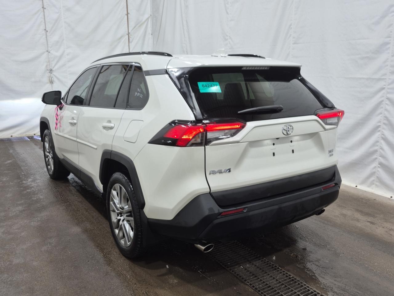 2022 Toyota RAV4 XLE AWD | PREMIUM | NO ACCIDENTS | LEATHER Photo