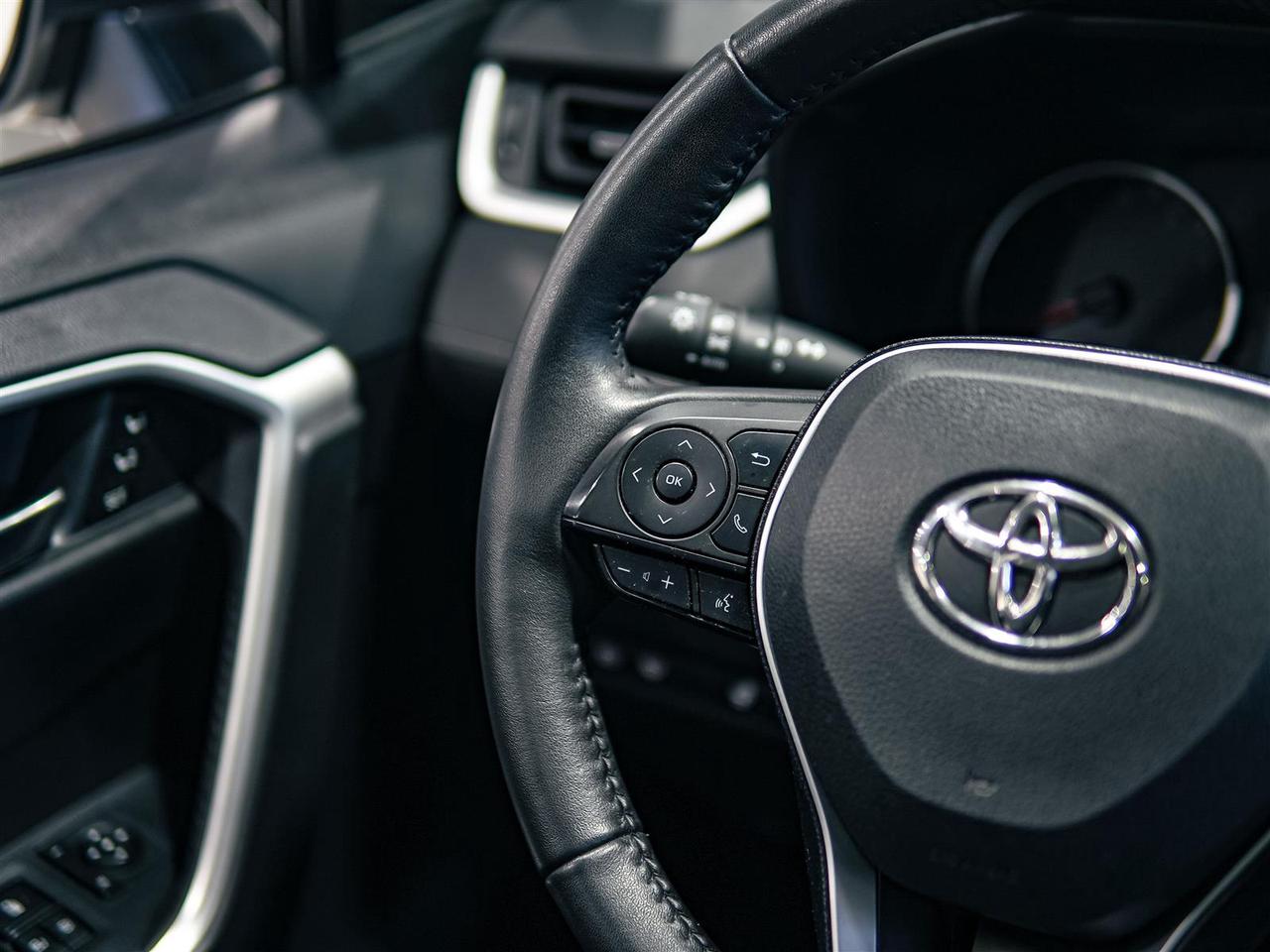 2022 Toyota RAV4 XLE AWD | PREMIUM | NO ACCIDENTS | LEATHER Photo