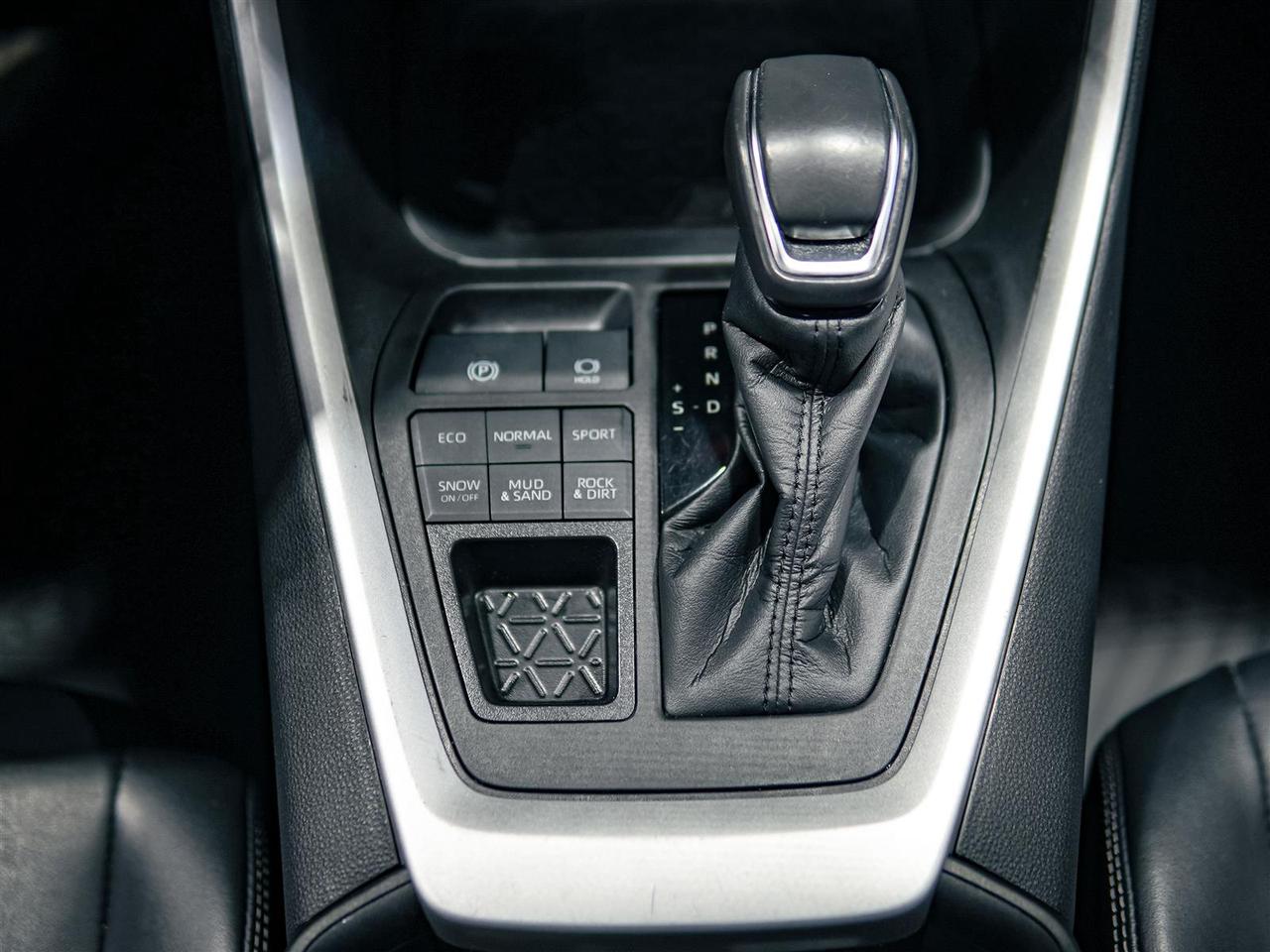 2022 Toyota RAV4 XLE AWD | PREMIUM | NO ACCIDENTS | LEATHER Photo