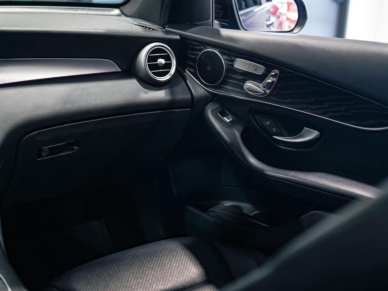 2018 Mercedes-Benz GLC 300 4MATIC | NO ACCIDENTS | 20 INCH RIMS | NAV | PANO | LTHR Photo