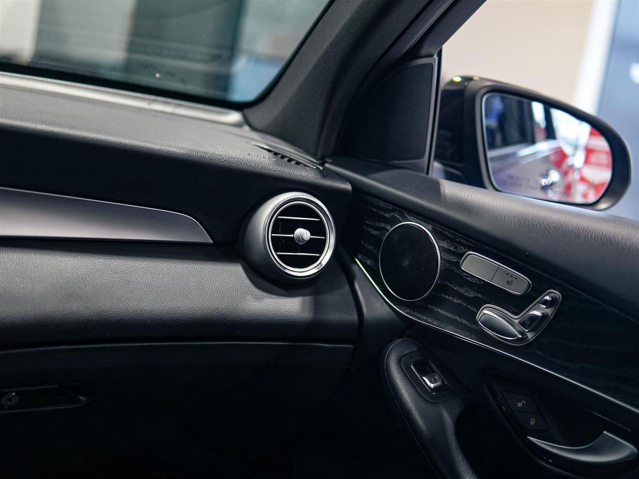2018 Mercedes-Benz GLC 300 4MATIC | NO ACCIDENTS | 20 INCH RIMS | NAV | PANO | LTHR Photo