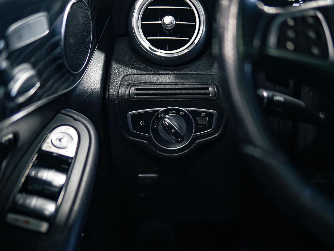 2018 Mercedes-Benz GLC 300 4MATIC | NO ACCIDENTS | 20 INCH RIMS | NAV | PANO | LTHR Photo