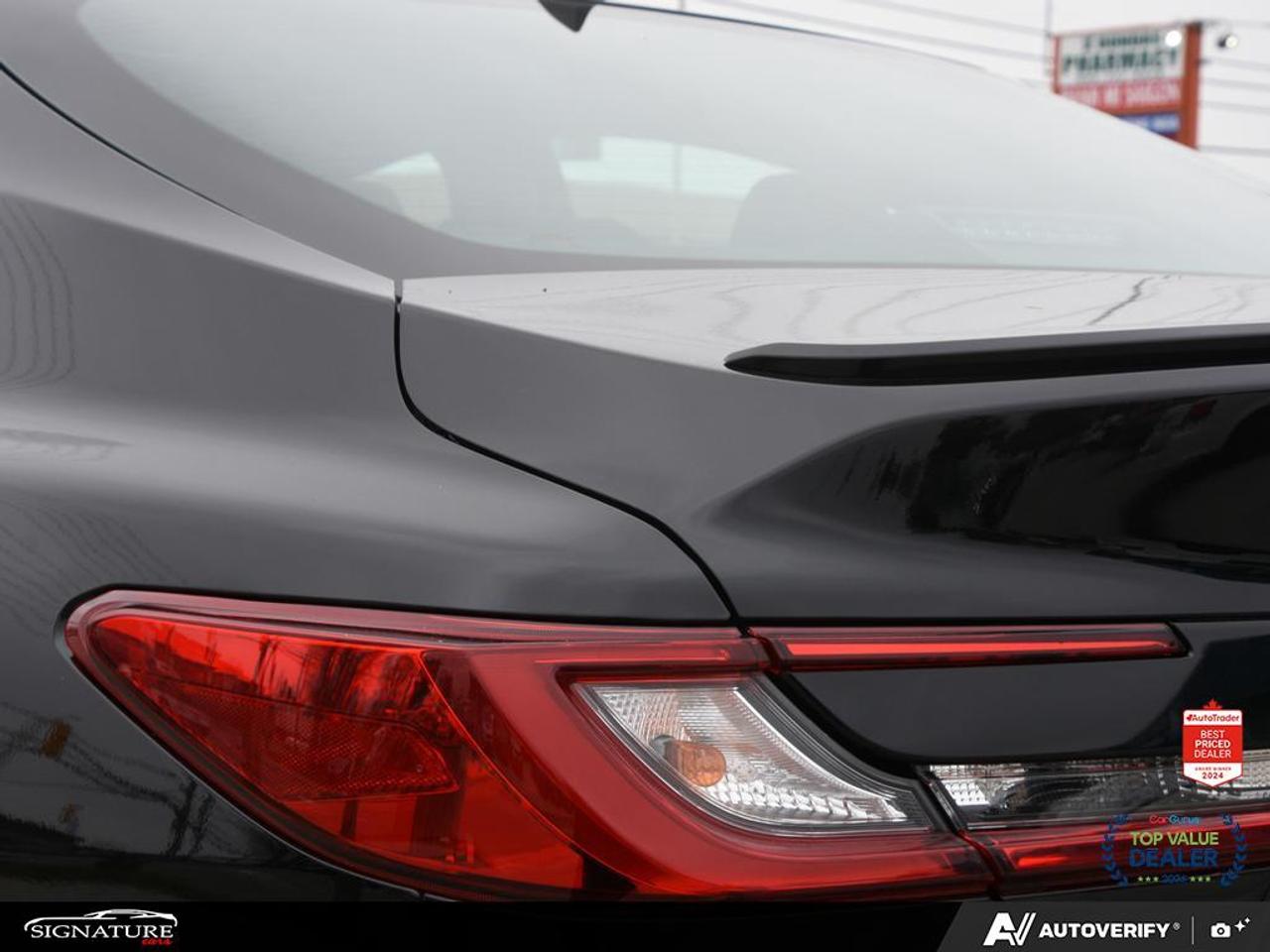 2025 Toyota Camry HYBRID SE No Accident Photo