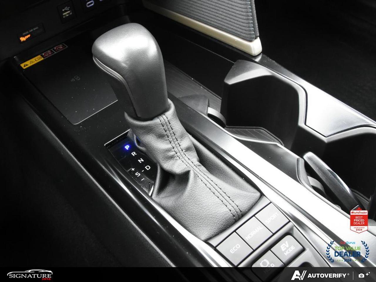 2025 Toyota Camry HYBRID SE No Accident Photo