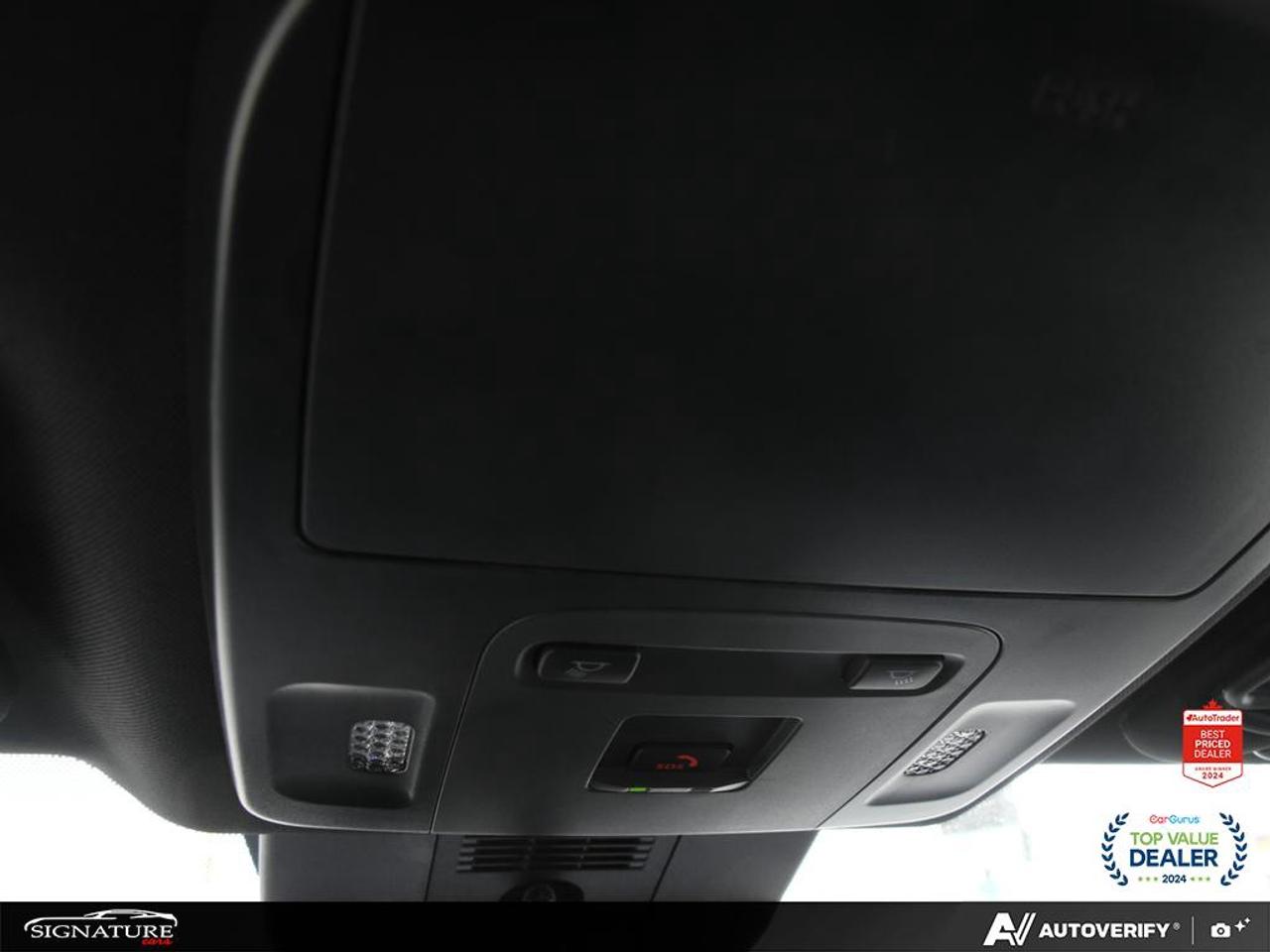 2025 Toyota Camry HYBRID SE No Accident Photo