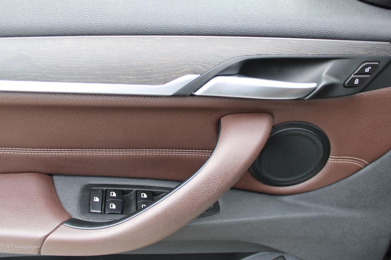 2016 BMW X1 xDrive28i Photo