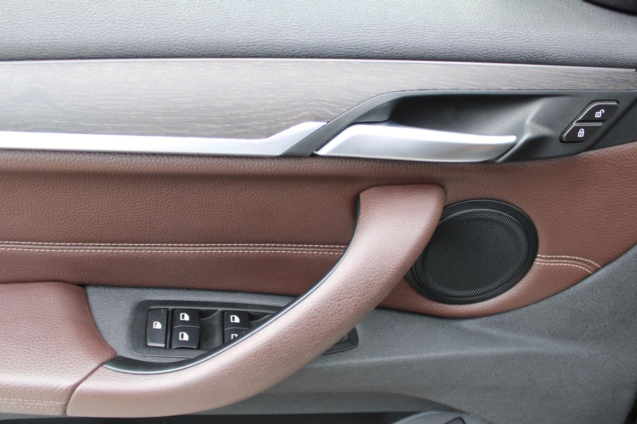 2016 BMW X1 xDrive28i Photo