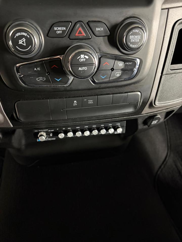 2020 RAM 1500 Classic EXPRESS Photo