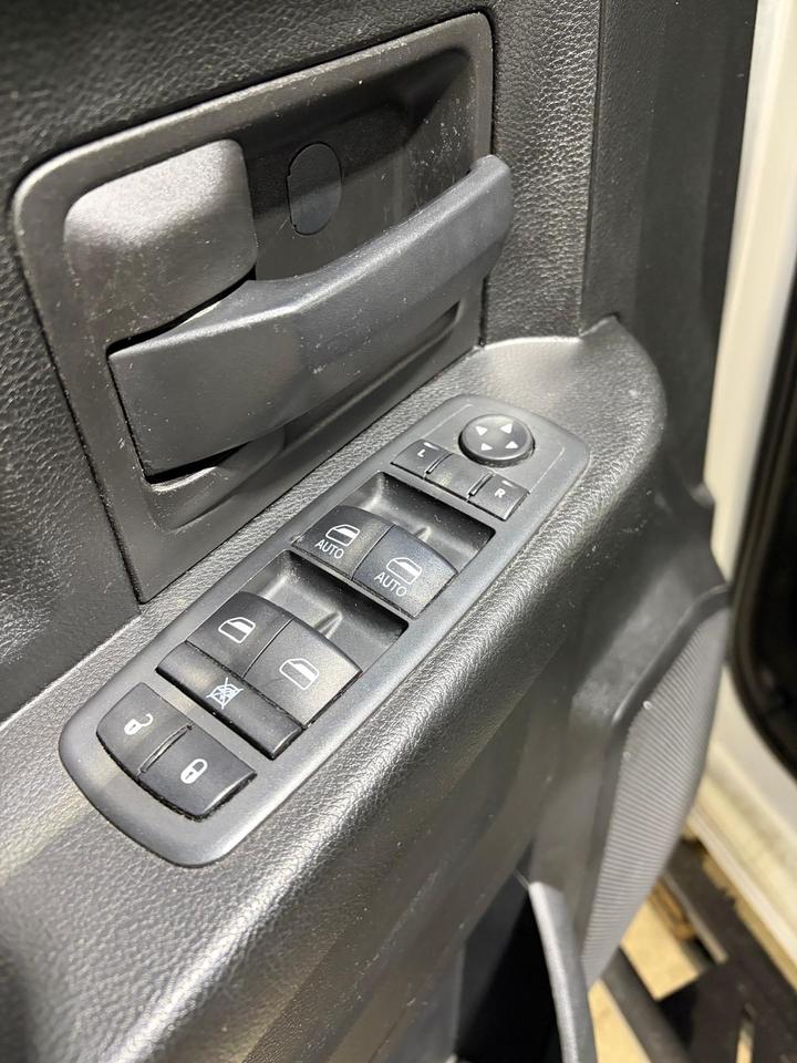 2020 RAM 1500 Classic EXPRESS Photo