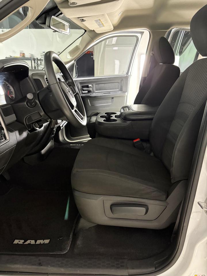 2020 RAM 1500 Classic EXPRESS Photo