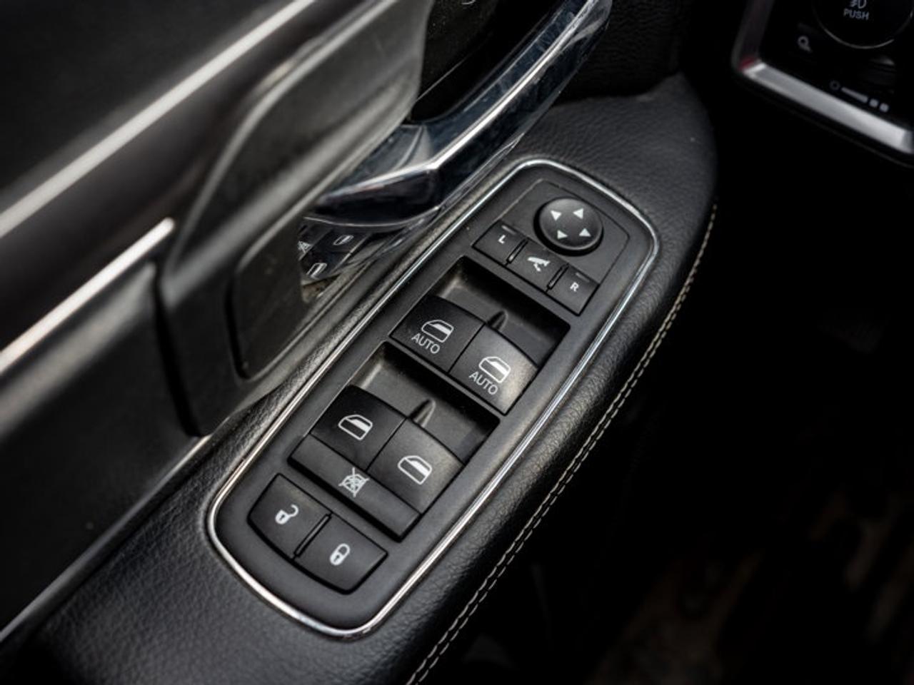 2021 RAM 1500 Classic WARLOCK Photo