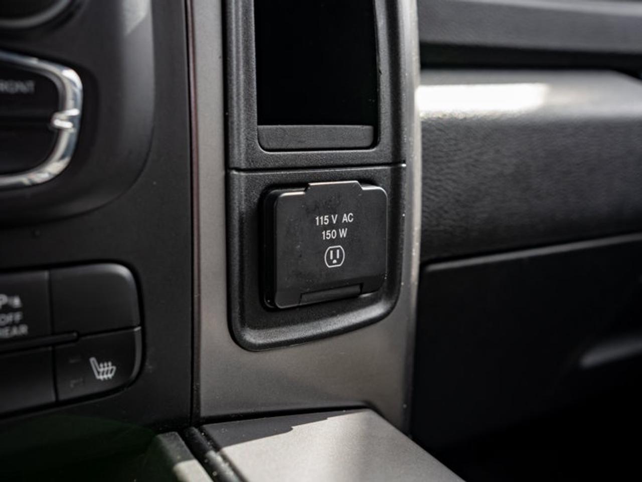 2021 RAM 1500 Classic WARLOCK Photo