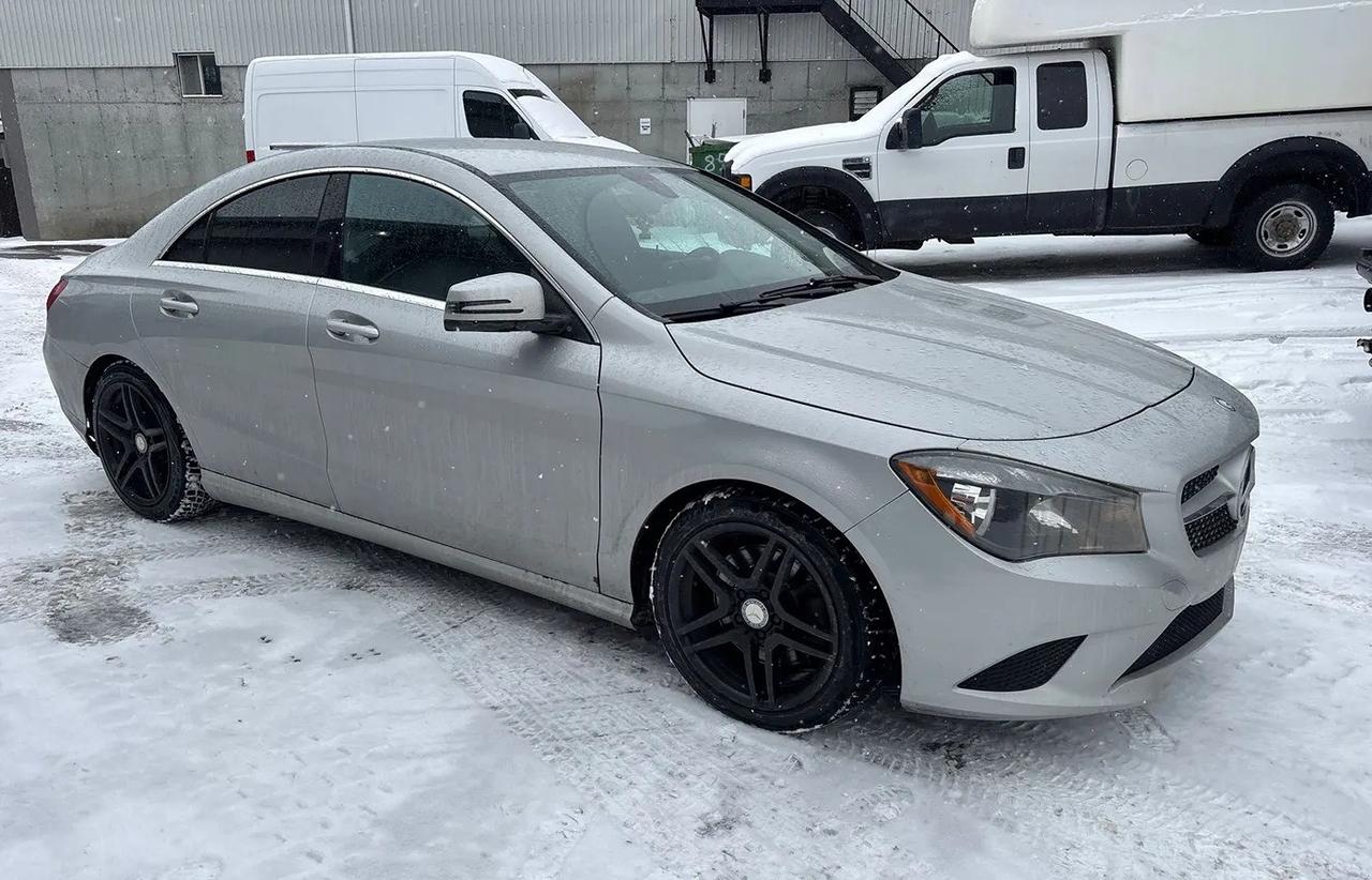 <p dir=ltr style=line-height: 1.38; text-align: center; margin-top: 0pt; margin-bottom: 0pt;><span style=font-size: 11pt; font-family: Arial,sans-serif; color: #000000; background-color: transparent; font-weight: 400; font-style: normal; font-variant: normal; text-decoration: none; vertical-align: baseline; white-space: pre-wrap;>En tant quexperts en financement automobile, nous avons la solution, peu importe votre situation. Un simple coup de t&eacute;l&eacute;phone et nous vous trouverons le v&eacute;hicule parfait.</span></p><p>&nbsp;</p><p><strong id=docs-internal-guid-a800d4c0-7fff-ec81-1fbb-e3a73346c03d style=font-weight: normal;>&nbsp;</strong></p><p>&nbsp;</p><p dir=ltr style=line-height: 1.38; text-align: center; margin-top: 0pt; margin-bottom: 0pt;><span style=font-size: 11pt; font-family: Arial,sans-serif; color: #000000; background-color: transparent; font-weight: 400; font-style: normal; font-variant: normal; text-decoration: none; vertical-align: baseline; white-space: pre-wrap;>✅ Garantie Moteur et Transmission avec option 1 an disponible &agrave; l&rsquo;achat sur tous les v&eacute;hicules en inventaire.</span></p><p>&nbsp;</p><p><strong style=font-weight: normal;>&nbsp;</strong></p><p>&nbsp;</p><p dir=ltr style=line-height: 1.38; text-align: center; margin-top: 0pt; margin-bottom: 0pt;><span style=font-size: 11pt; font-family: Arial,sans-serif; color: #000000; background-color: transparent; font-weight: 400; font-style: normal; font-variant: normal; text-decoration: none; vertical-align: baseline; white-space: pre-wrap;>💳 Paiements par carte d&eacute;bit et cr&eacute;dit accept&eacute;s. 🔄 Nous acceptons les &eacute;changes.</span></p><p>&nbsp;</p><p><strong style=font-weight: normal;>&nbsp;</strong></p><p>&nbsp;</p><p dir=ltr style=line-height: 1.38; text-align: center; margin-top: 0pt; margin-bottom: 0pt;><span style=font-size: 11pt; font-family: Arial,sans-serif; color: #000000; background-color: transparent; font-weight: 400; font-style: normal; font-variant: normal; text-decoration: none; vertical-align: baseline; white-space: pre-wrap;>Contactez-moi, Samuel Primeau, au 📞 450****369****3013 🚀 </span></p><p>&nbsp;</p><p>&nbsp;</p><p>&nbsp;</p><p dir=ltr style=line-height: 1.38; text-align: center; margin-top: 0pt; margin-bottom: 0pt;><span style=font-size: 11pt; font-family: Arial,sans-serif; color: #000000; background-color: transparent; font-weight: 400; font-style: normal; font-variant: normal; text-decoration: none; vertical-align: baseline; white-space: pre-wrap;>Commer&ccedil;ants de v&eacute;hicules usag&eacute;s, &agrave; votre service! </span></p>