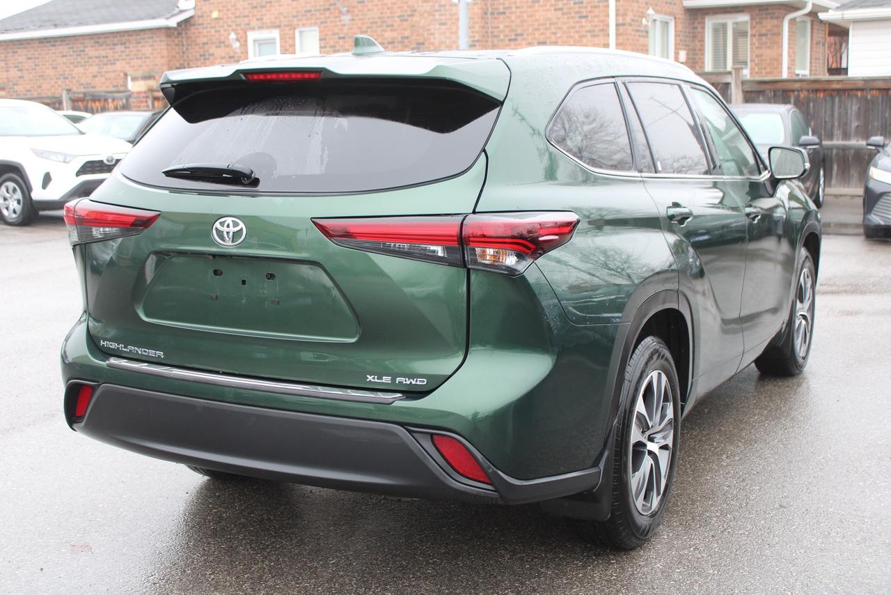 2024 Toyota Highlander XLE Photo2