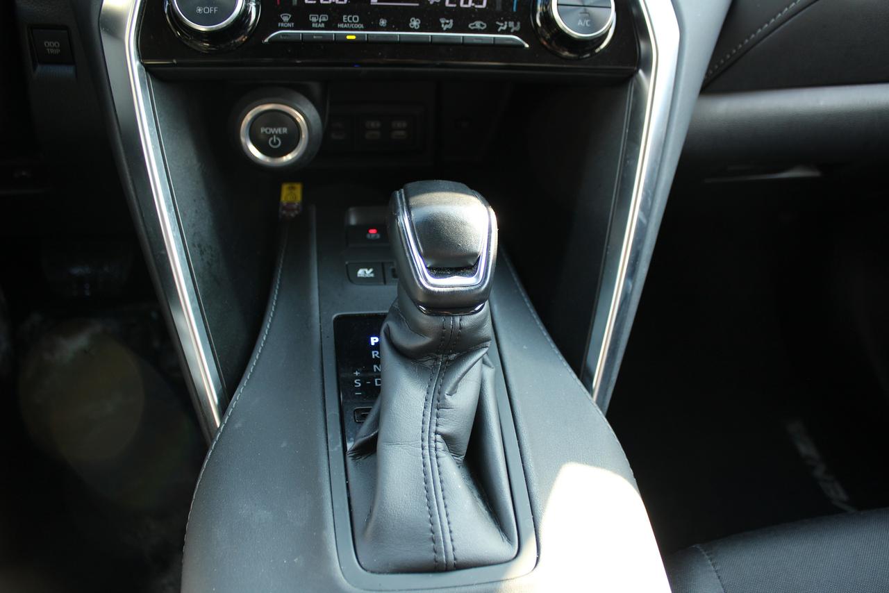 2024 Toyota Venza LE Photo