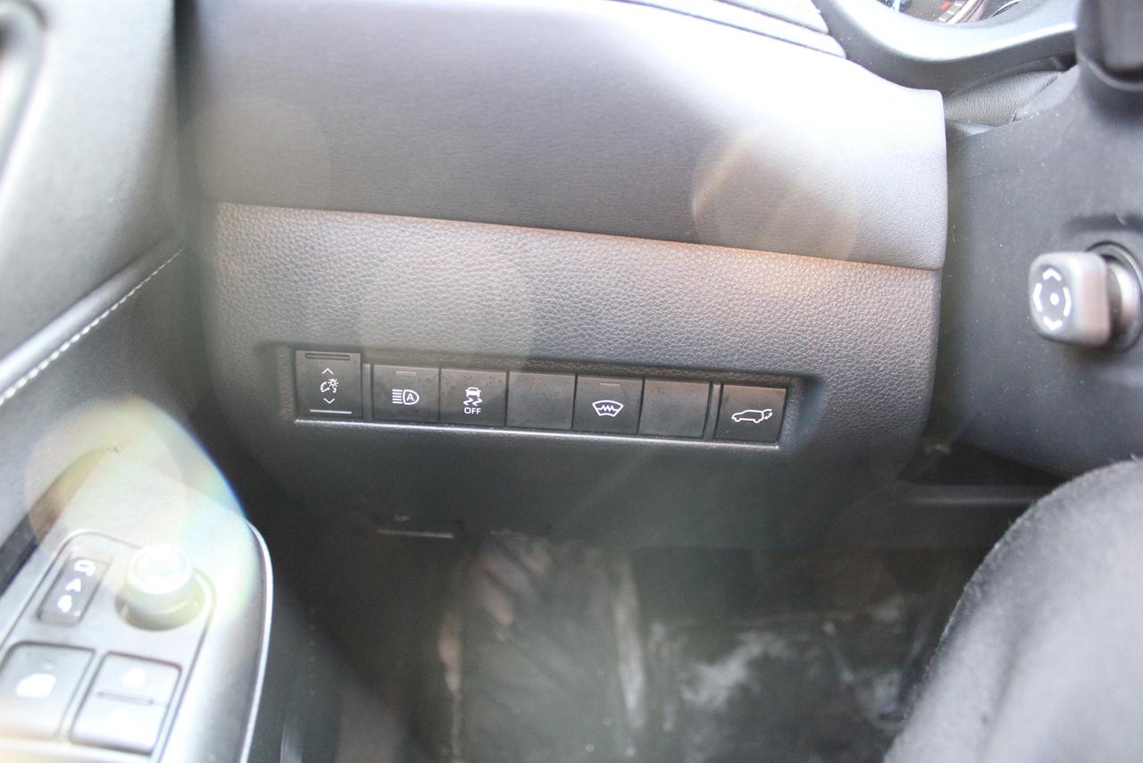 2024 Toyota Venza LE Photo