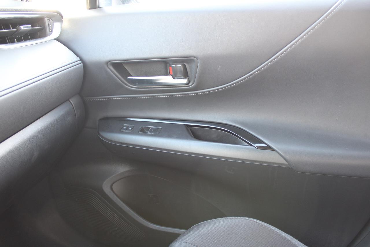 2024 Toyota Venza LE Photo