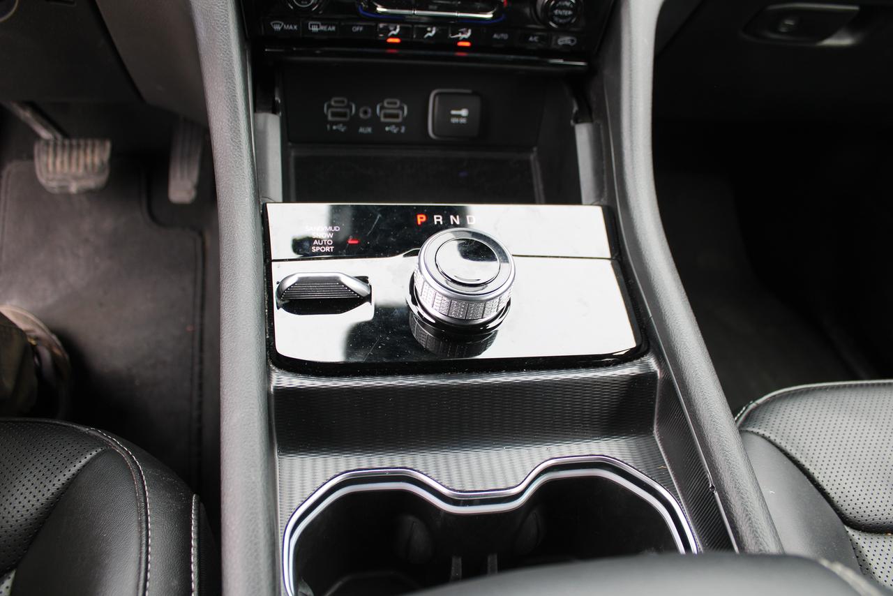 2024 Jeep Grand Cherokee Limited 4x4 6 Passenger Photo