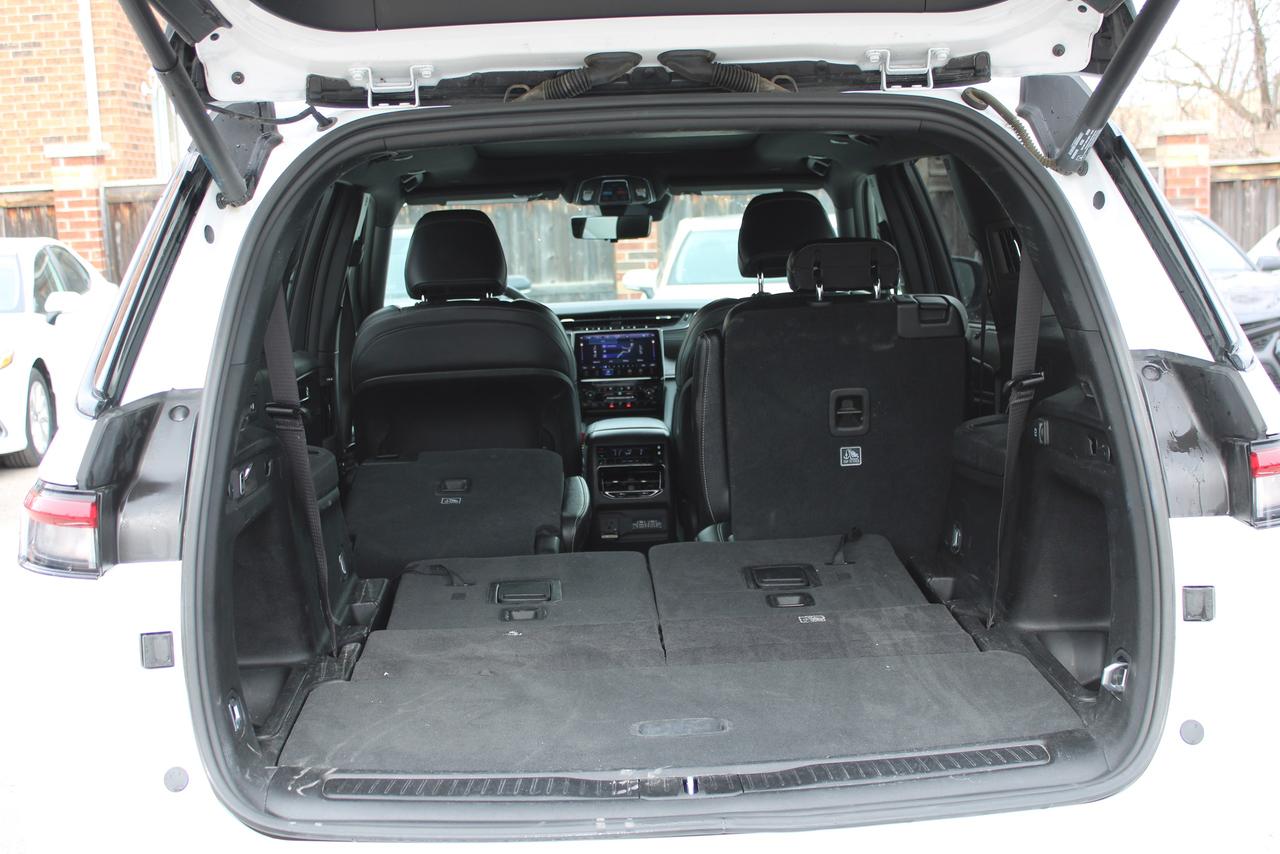 2024 Jeep Grand Cherokee Limited 4x4 6 Passenger Photo