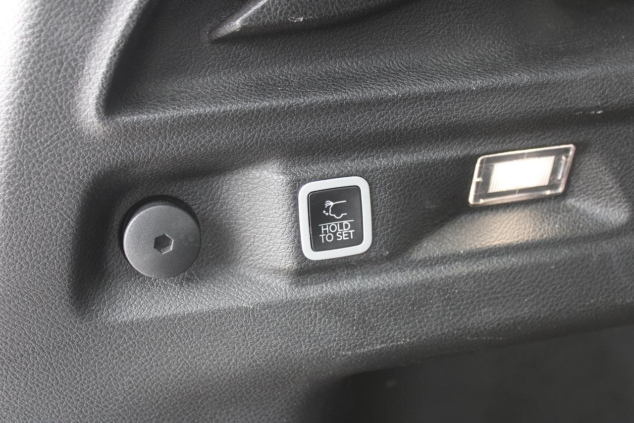 2024 Jeep Grand Cherokee Limited 4x4 6 Passenger Photo