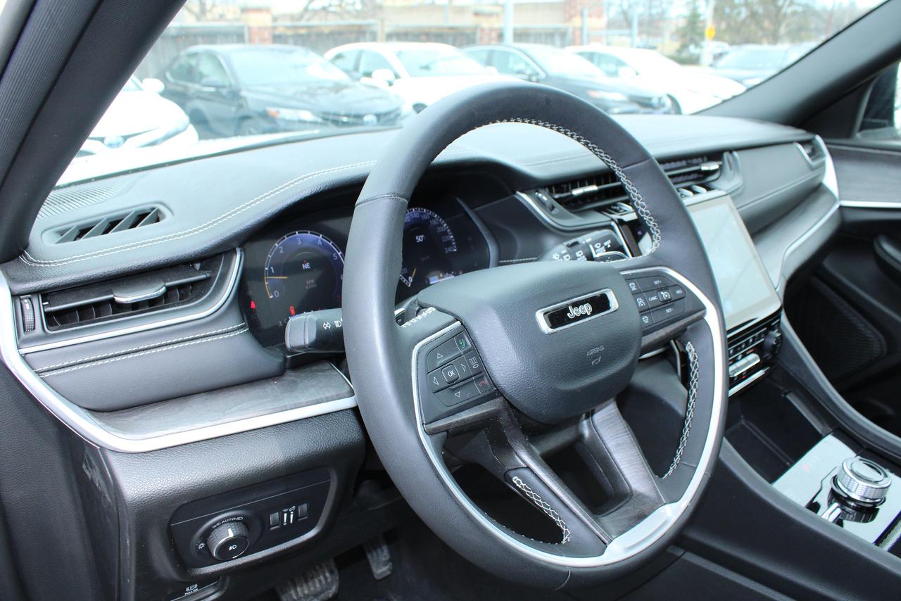 2024 Jeep Grand Cherokee Limited 4x4 6 Passenger Photo