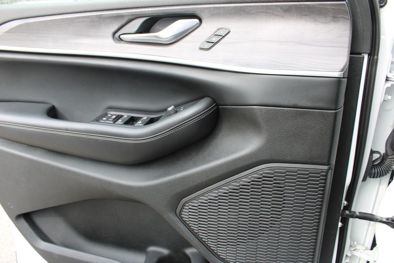 2024 Jeep Grand Cherokee Limited 4x4 6 Passenger Photo