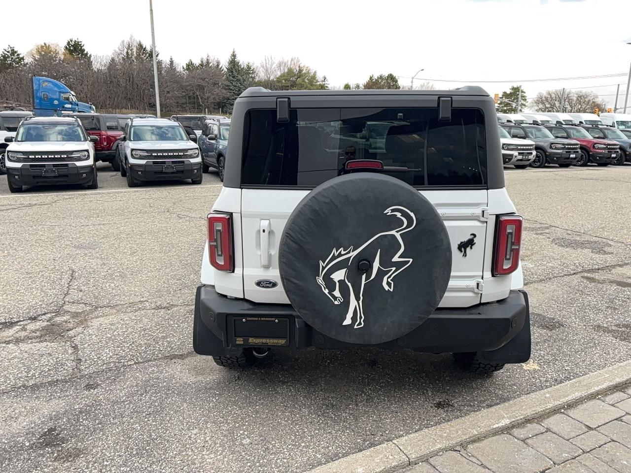 2024 Ford Bronco LOCAL TRADE! HIGH PACKAGE! HARD TOP! HEATED WHEEL! Photo