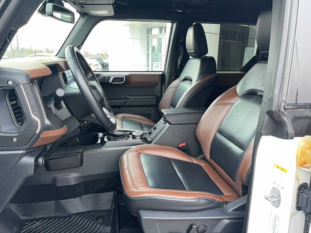 2024 Ford Bronco LOCAL TRADE! HIGH PACKAGE! HARD TOP! HEATED WHEEL! Photo