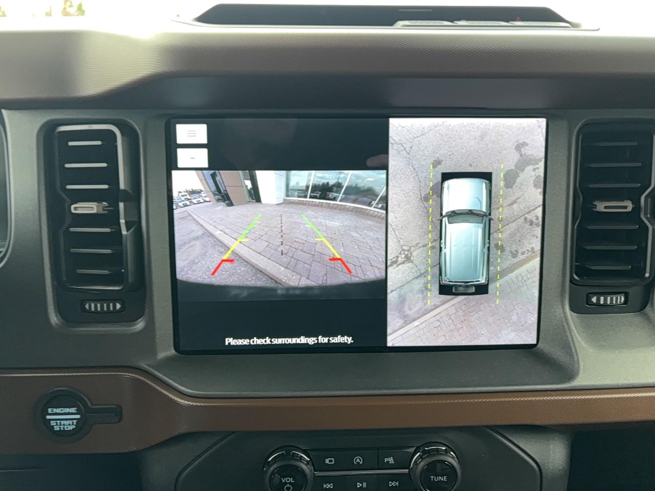 2024 Ford Bronco LOCAL TRADE! HIGH PACKAGE! HARD TOP! HEATED WHEEL! Photo