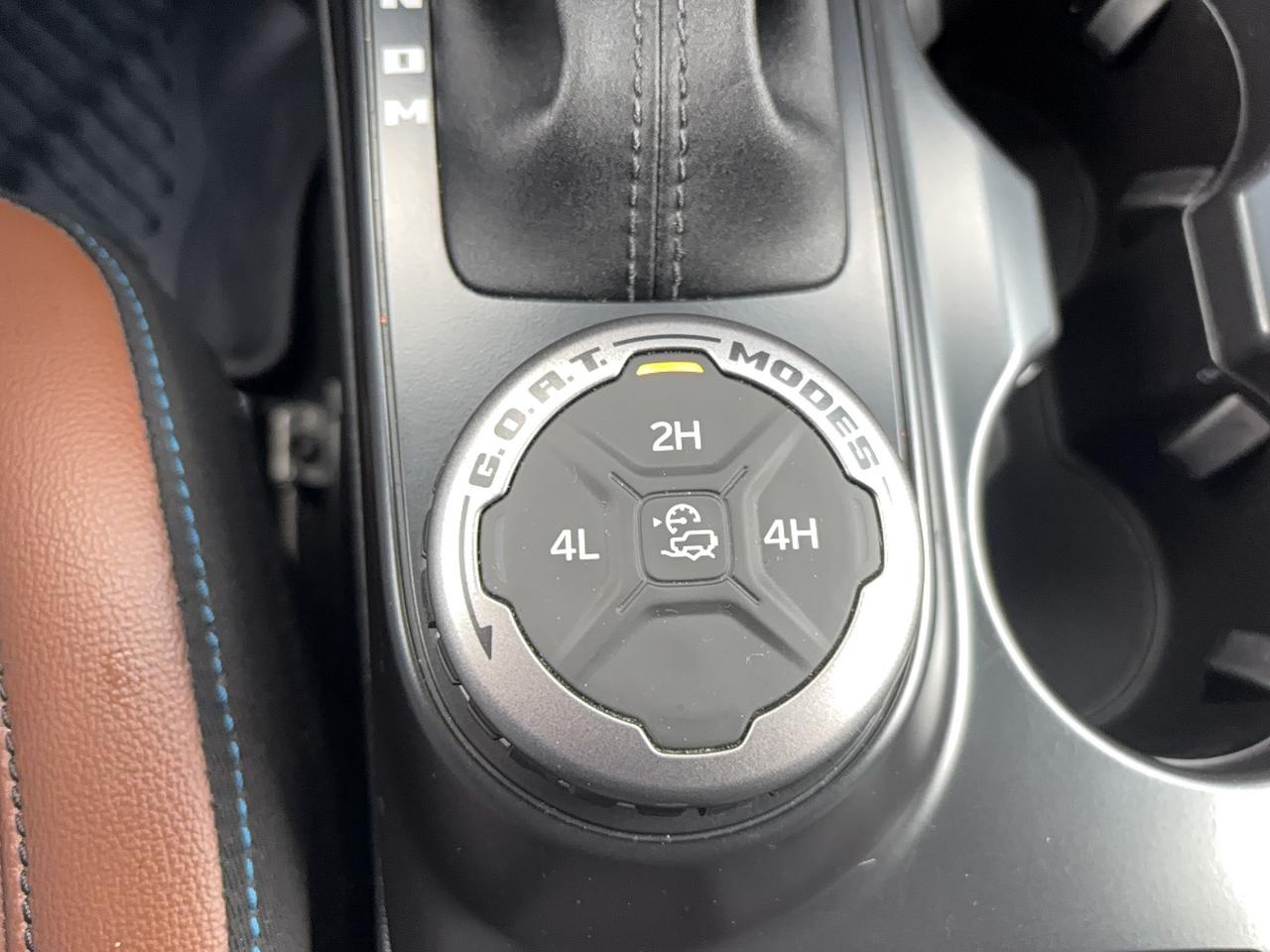 2024 Ford Bronco LOCAL TRADE! HIGH PACKAGE! HARD TOP! HEATED WHEEL! Photo