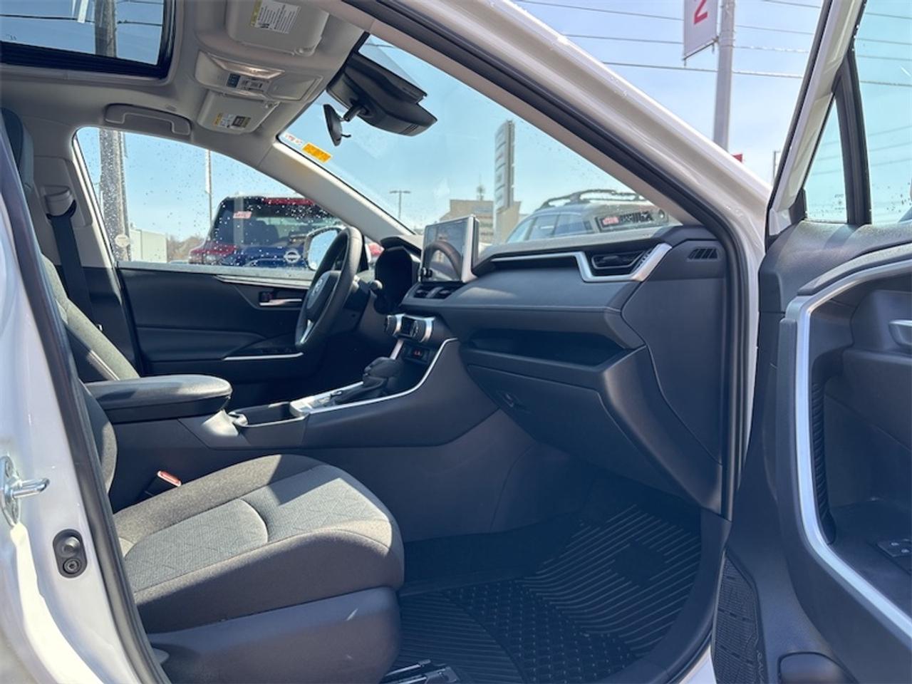 2025 Toyota RAV4 Hybrid XLE  - Sunroof -  Power Liftgate Photo