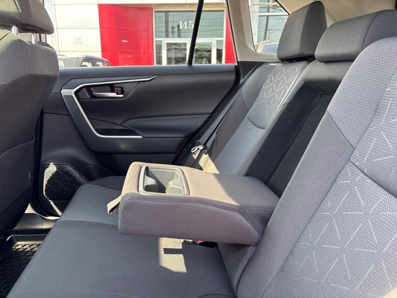2025 Toyota RAV4 Hybrid XLE  - Sunroof -  Power Liftgate Photo
