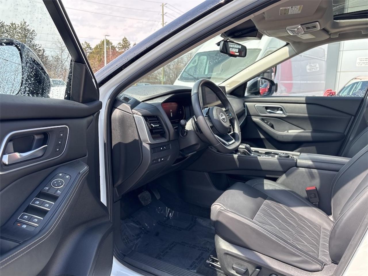 2024 Nissan Rogue Platinum  - HUD -  Leather Seats Photo