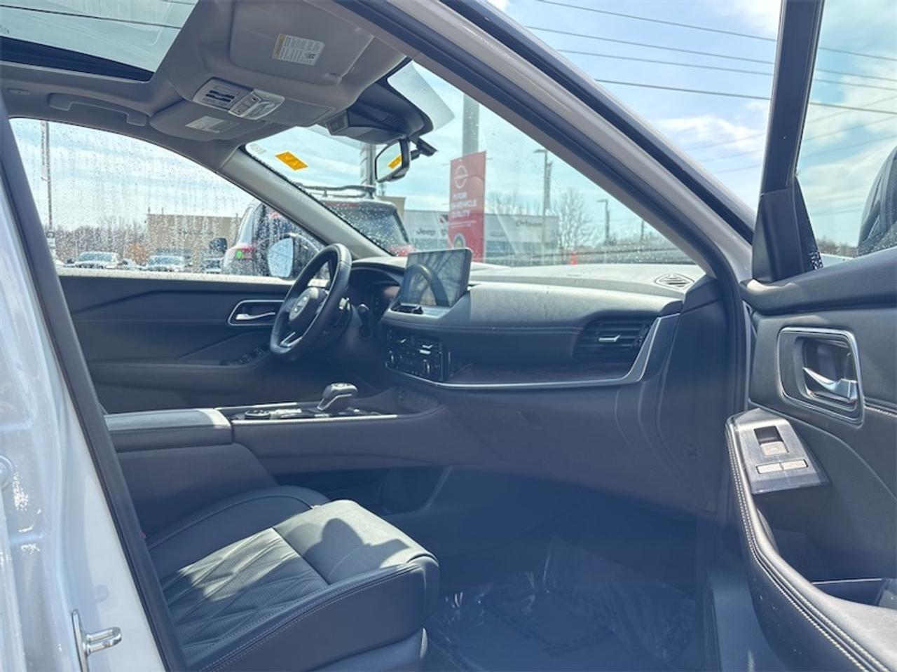 2024 Nissan Rogue Platinum  - HUD -  Leather Seats Photo