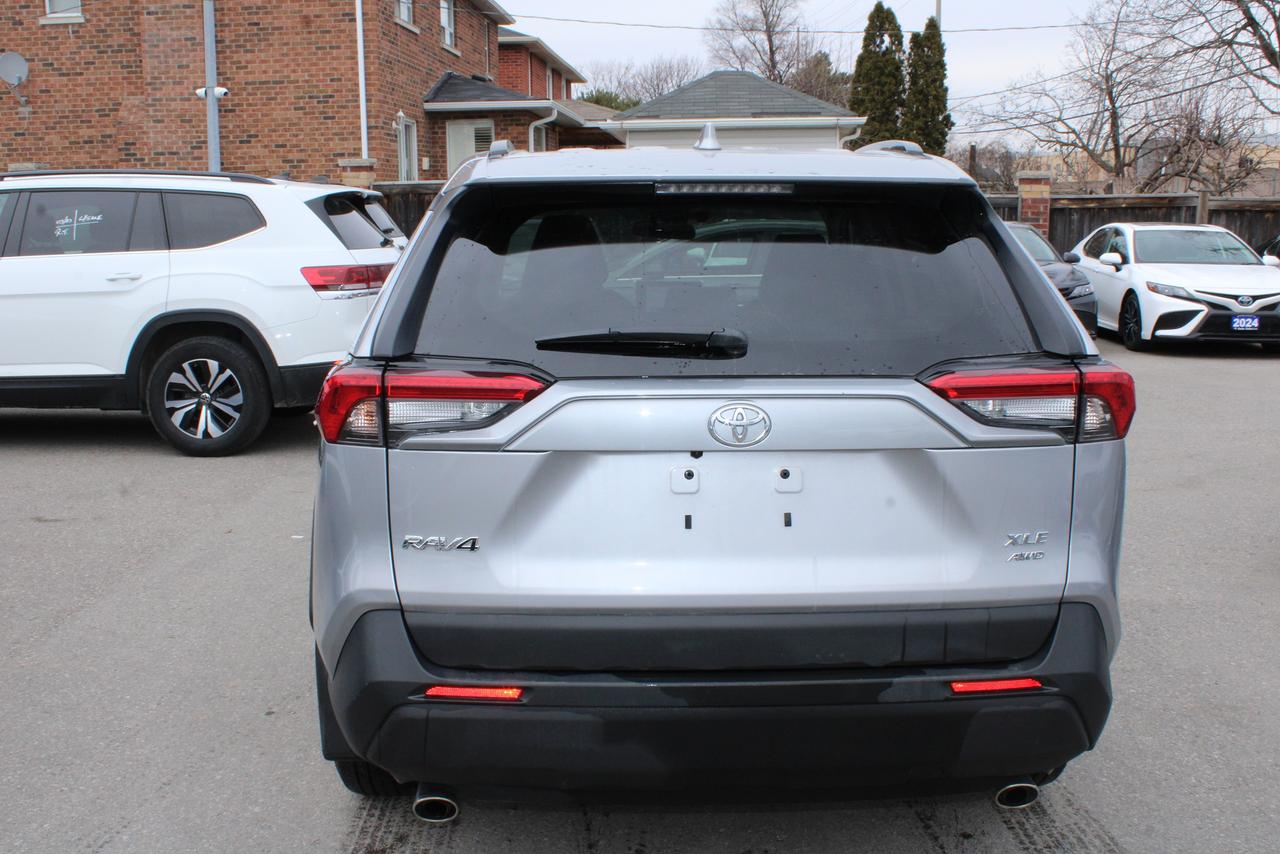 2025 Toyota RAV4 XLE AWD Photo2