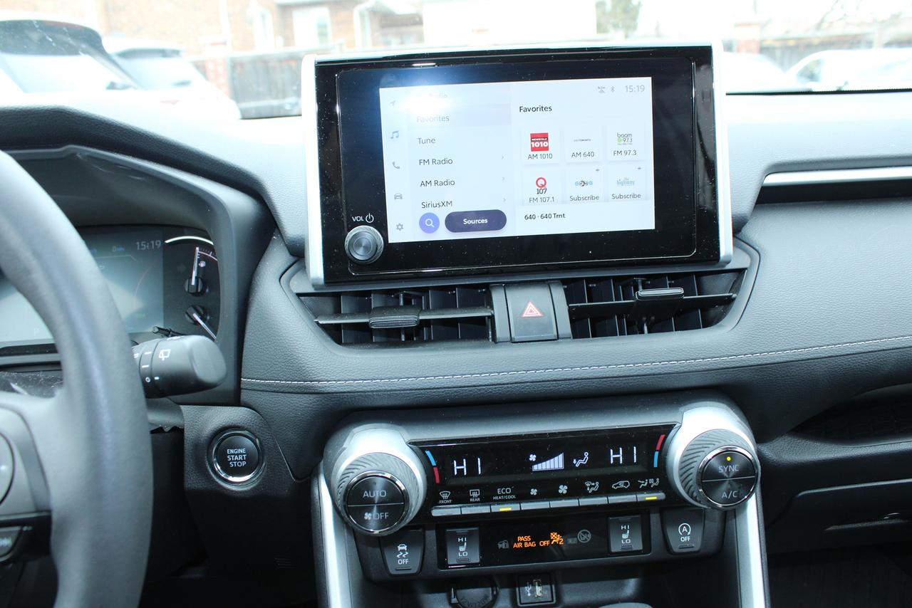 2025 Toyota RAV4 XLE AWD Photo