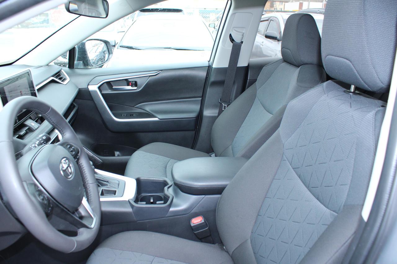 2025 Toyota RAV4 XLE AWD Photo