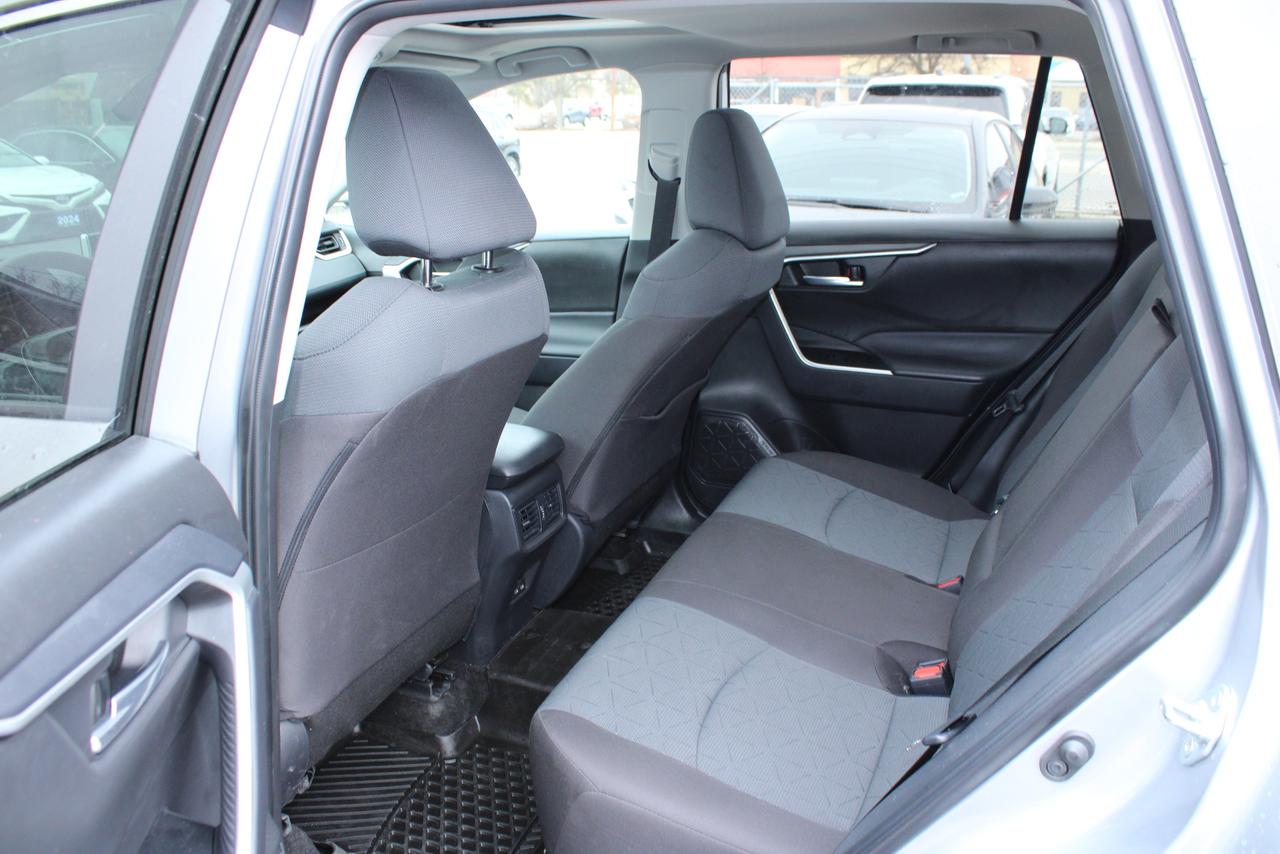 2025 Toyota RAV4 XLE AWD Photo