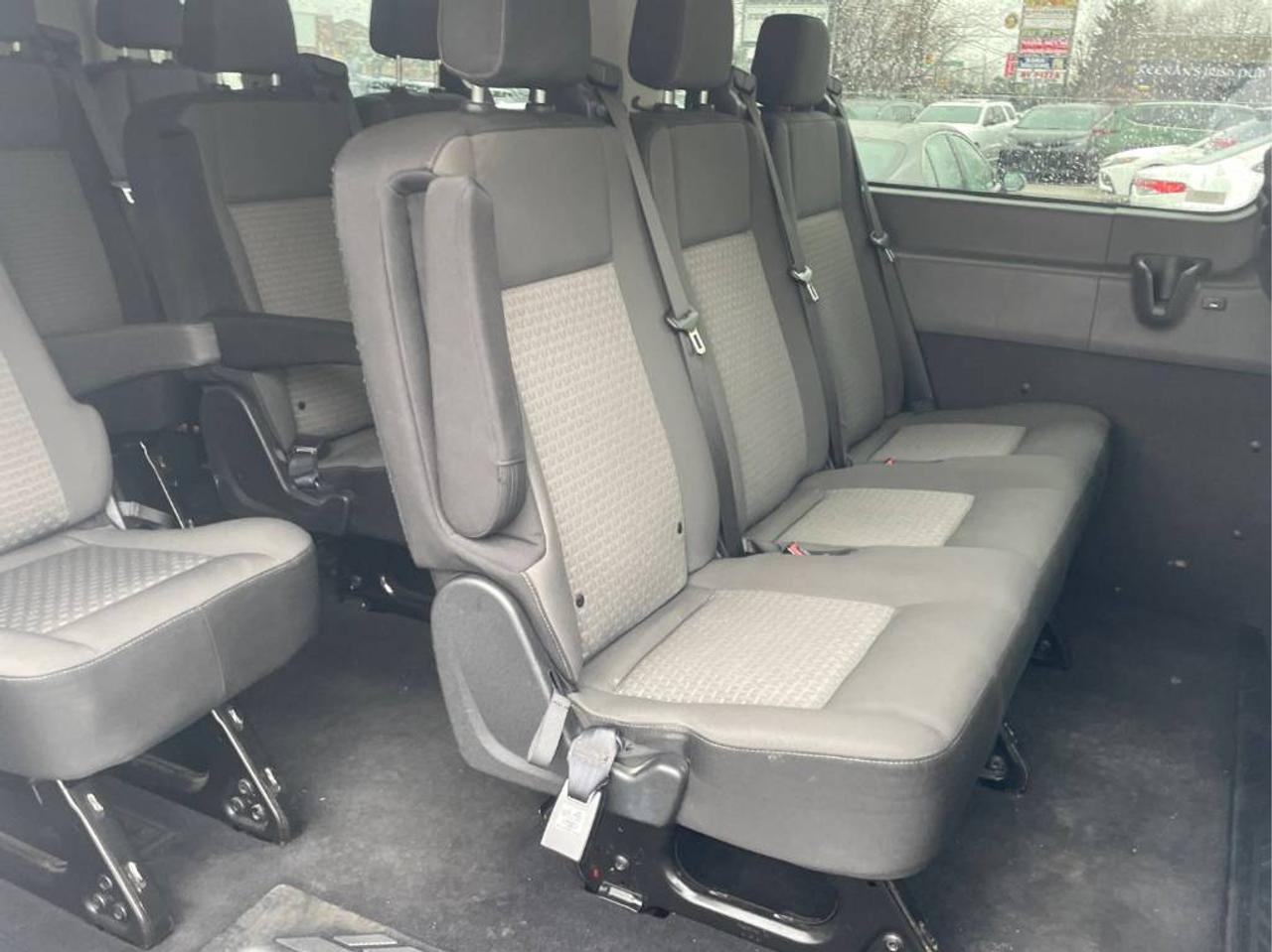 2022 Ford Transit XLT 12 passnger Photo