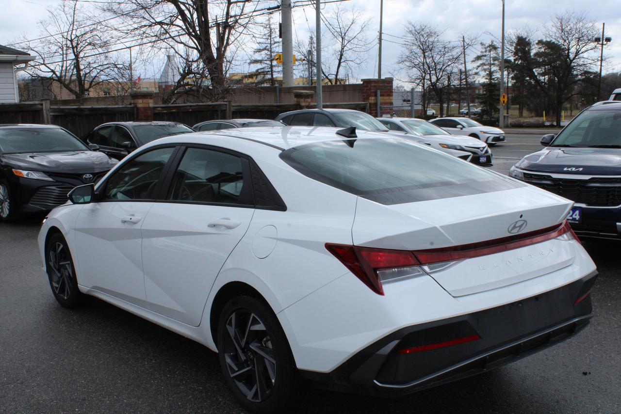 2025 Hyundai Elantra Preferred IVT w/Tech Pkg Photo3
