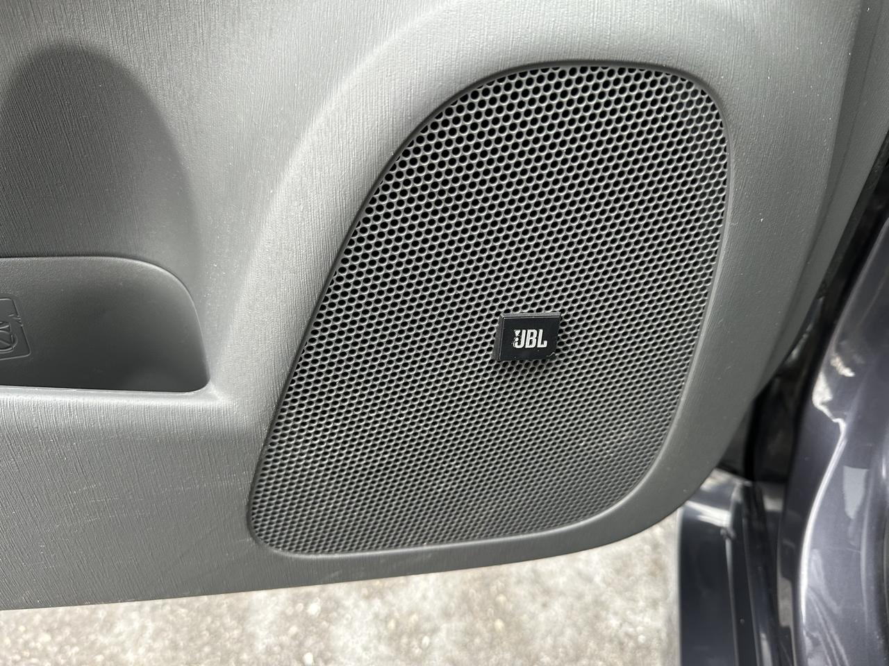 2011 Toyota Prius  Photo3