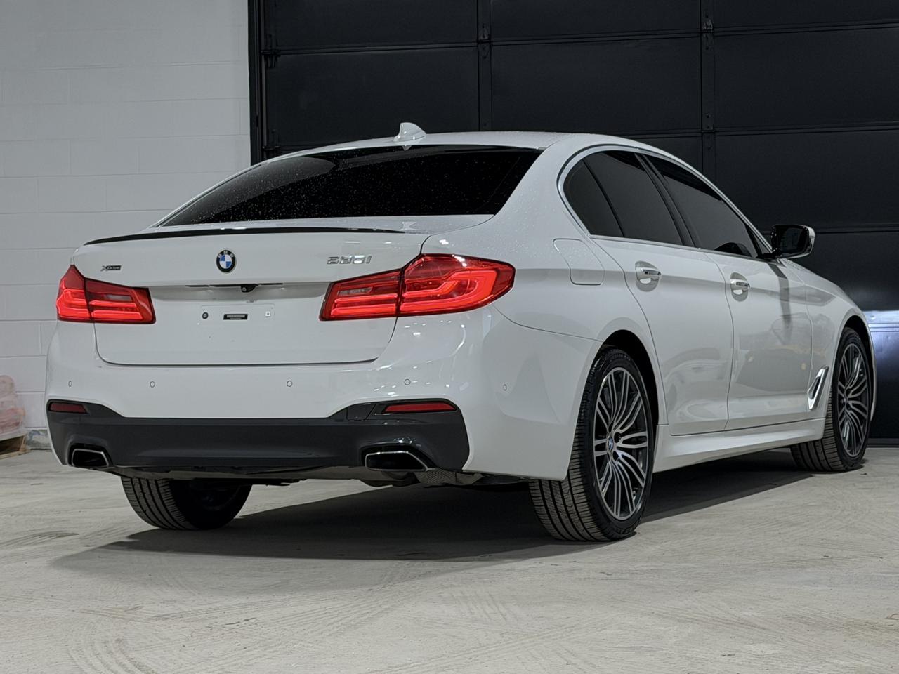 2017 BMW 5 Series 530i xDrive MSPORT|NOACCIDENT|LEATHER|SUNROOF Photo2