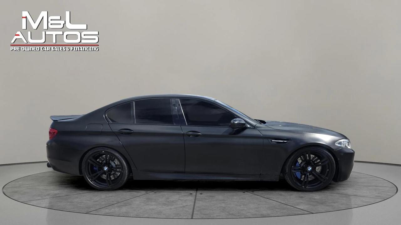 2014 BMW M5 4dr Sdn Photo3