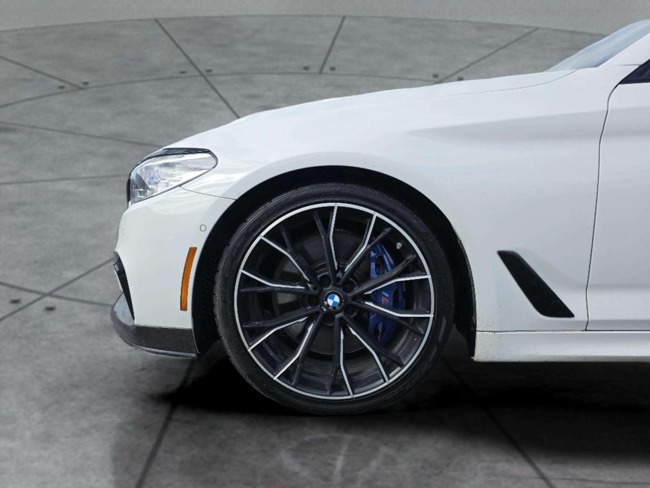 2019 BMW 5 Series M550i xDrive Sedan Photo