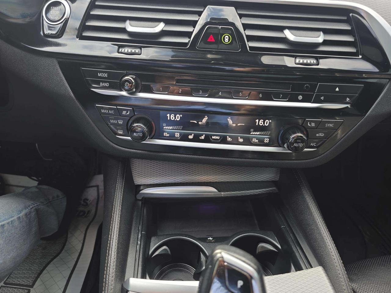 2019 BMW 5 Series M550i xDrive Sedan Photo